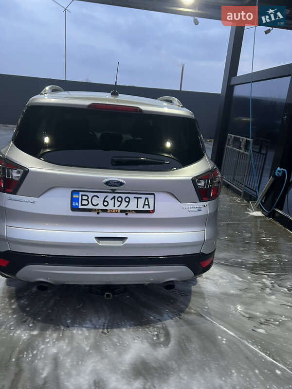 Внедорожник / Кроссовер Ford Escape 2016 в Львове