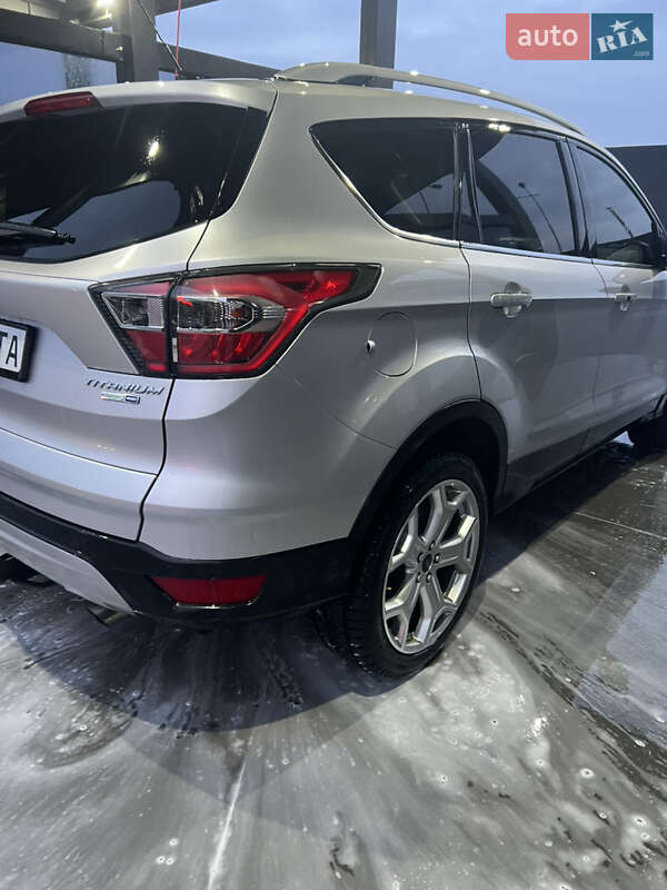 Внедорожник / Кроссовер Ford Escape 2016 в Львове