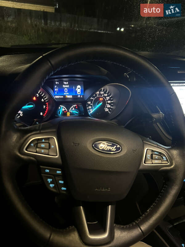 Внедорожник / Кроссовер Ford Escape 2016 в Львове