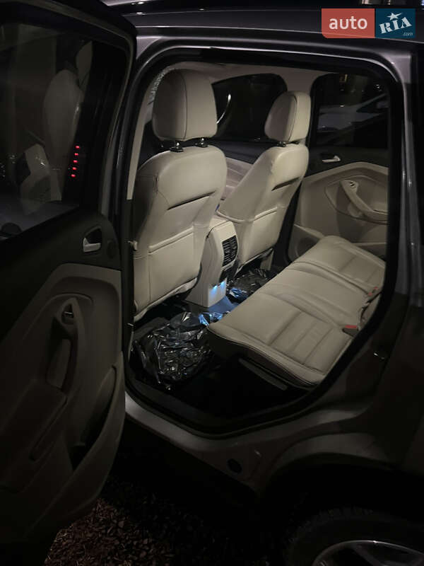 Внедорожник / Кроссовер Ford Escape 2016 в Львове