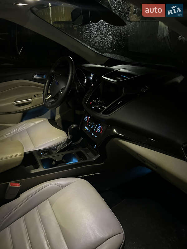 Внедорожник / Кроссовер Ford Escape 2016 в Львове