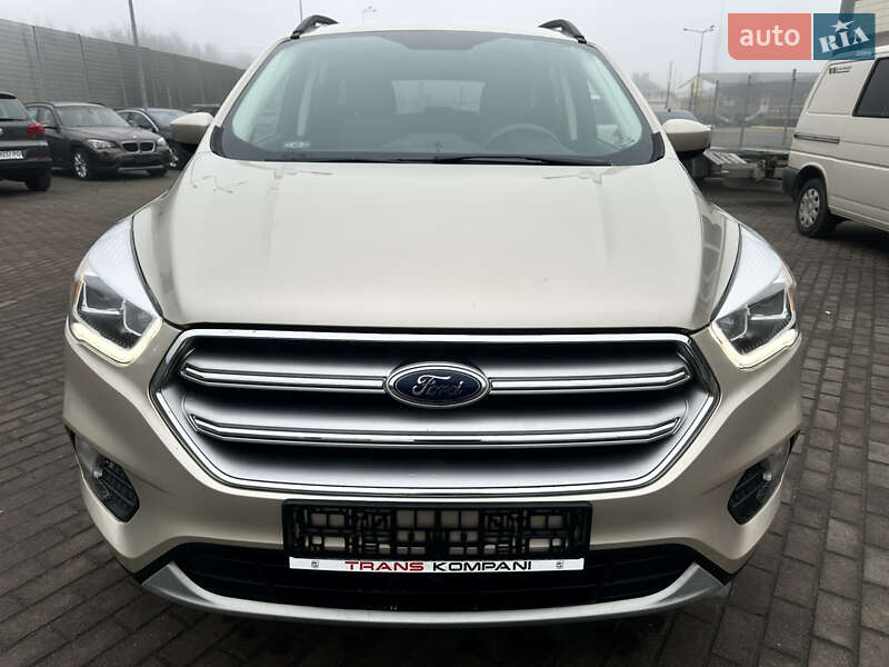 Внедорожник / Кроссовер Ford Escape 2018 в Львове