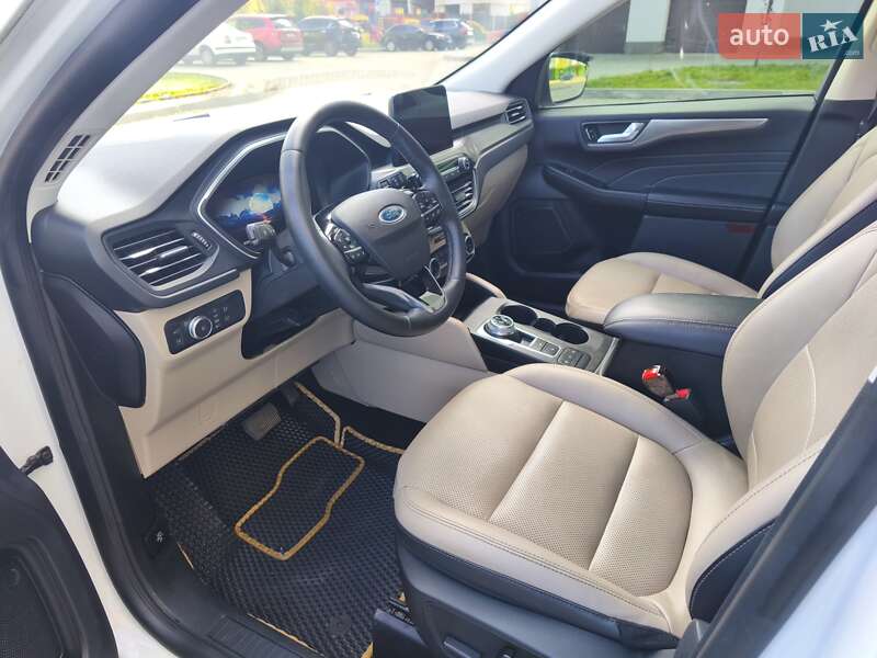 Внедорожник / Кроссовер Ford Escape 2022 в Ивано-Франковске