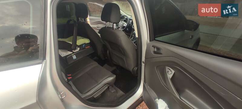 Позашляховик / Кросовер Ford Escape 2015 в Трускавці