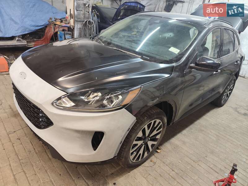 Позашляховик / Кросовер Ford Escape 2020 в Івано-Франківську