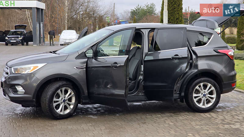 Внедорожник / Кроссовер Ford Escape 2016 в Самборе