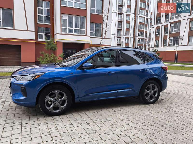 Внедорожник / Кроссовер Ford Escape 2023 в Ивано-Франковске