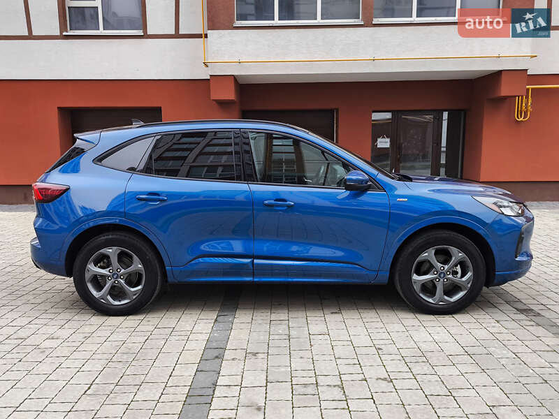 Внедорожник / Кроссовер Ford Escape 2023 в Ивано-Франковске