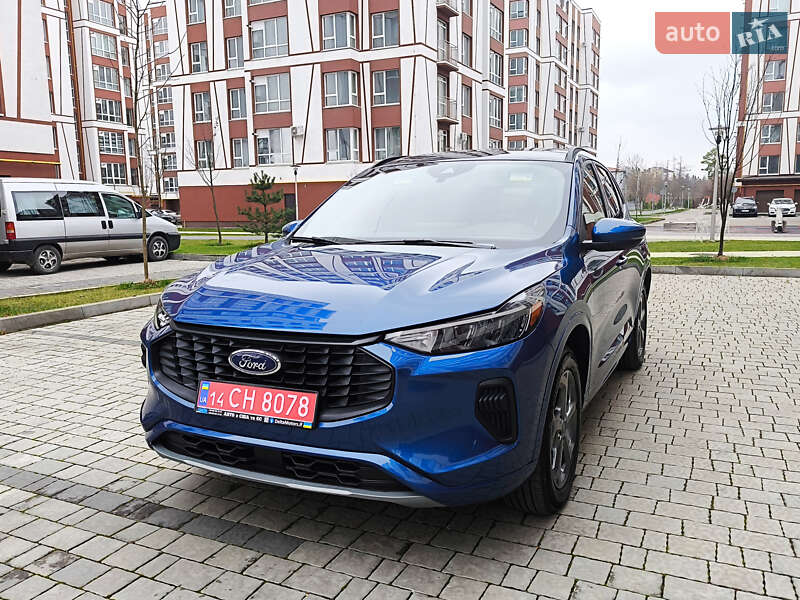 Внедорожник / Кроссовер Ford Escape 2023 в Ивано-Франковске