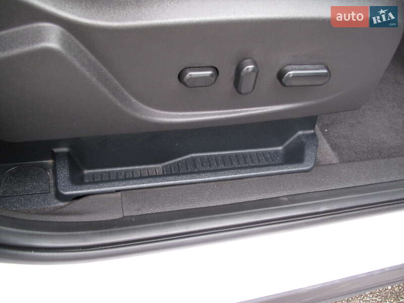 Внедорожник / Кроссовер Ford Escape 2016 в Киеве