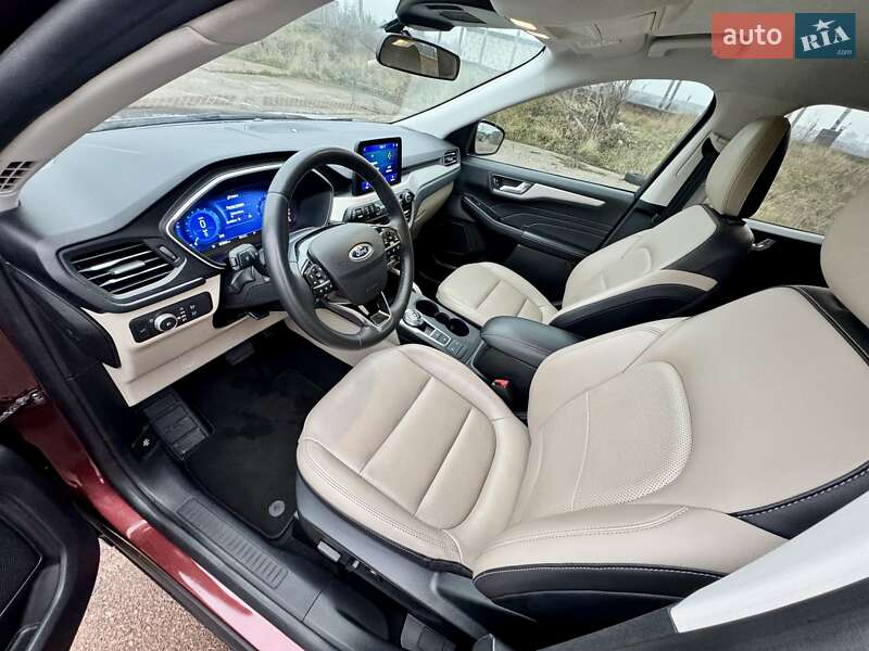 Внедорожник / Кроссовер Ford Escape 2021 в Чернигове