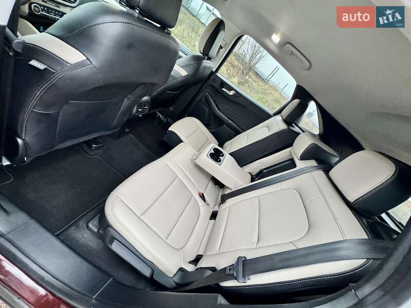 Внедорожник / Кроссовер Ford Escape 2021 в Чернигове