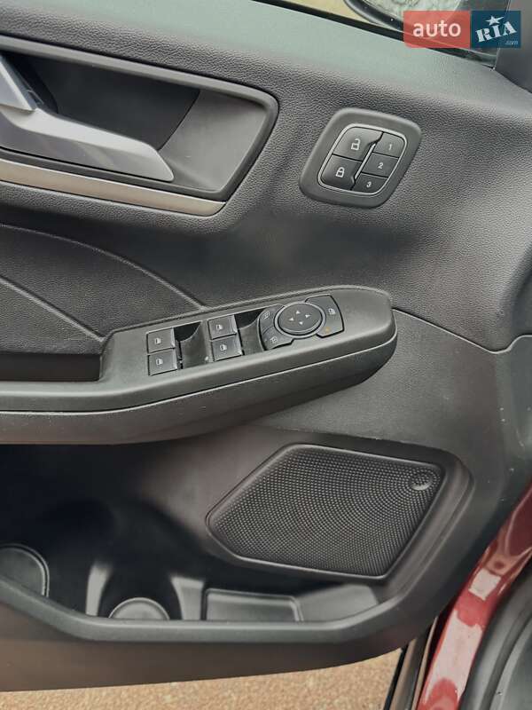 Внедорожник / Кроссовер Ford Escape 2021 в Чернигове