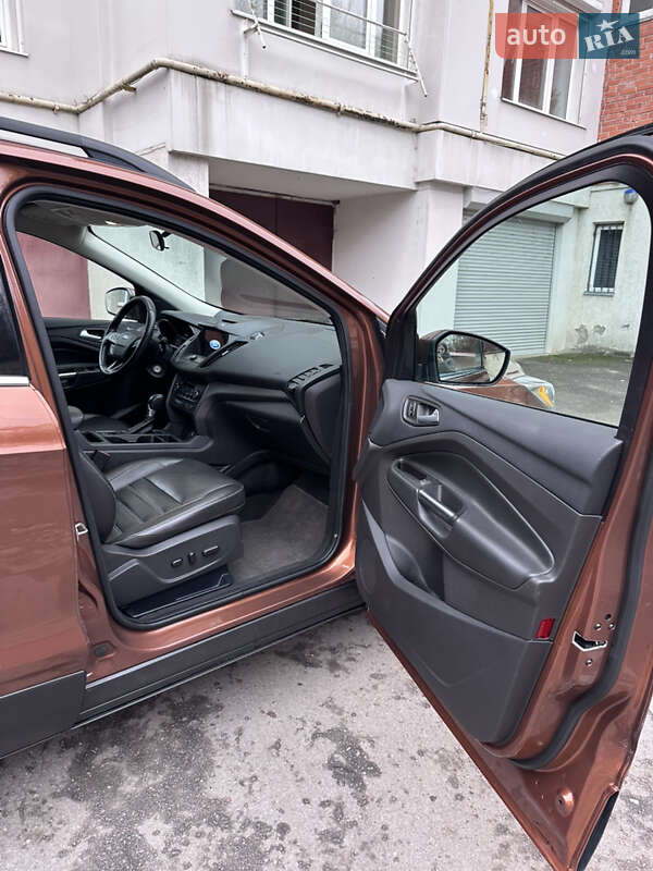 Позашляховик / Кросовер Ford Escape 2016 в Тернополі