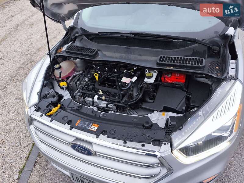 Позашляховик / Кросовер Ford Escape 2016 в Дніпрі фото 13 Позашляховик / Кросовер Ford Escape 2016 в Дніпрі