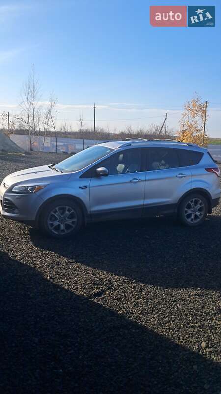 Внедорожник / Кроссовер Ford Escape 2015 в Нововолынске