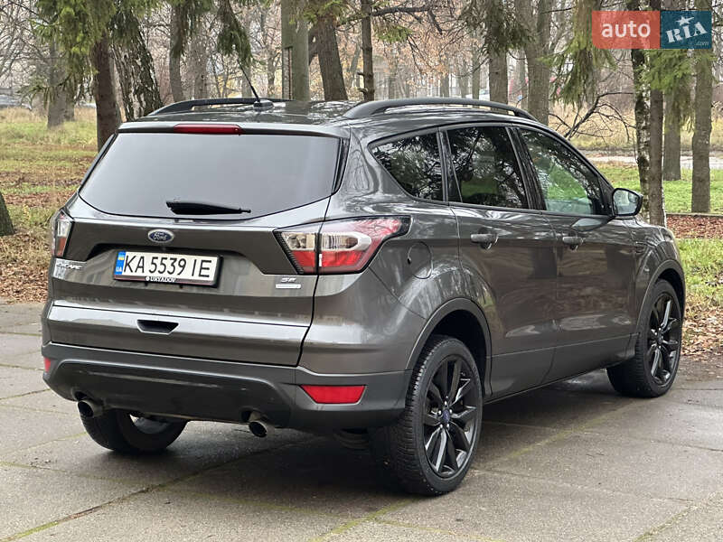 Внедорожник / Кроссовер Ford Escape 2017 в Киеве