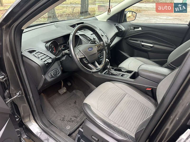 Внедорожник / Кроссовер Ford Escape 2017 в Киеве