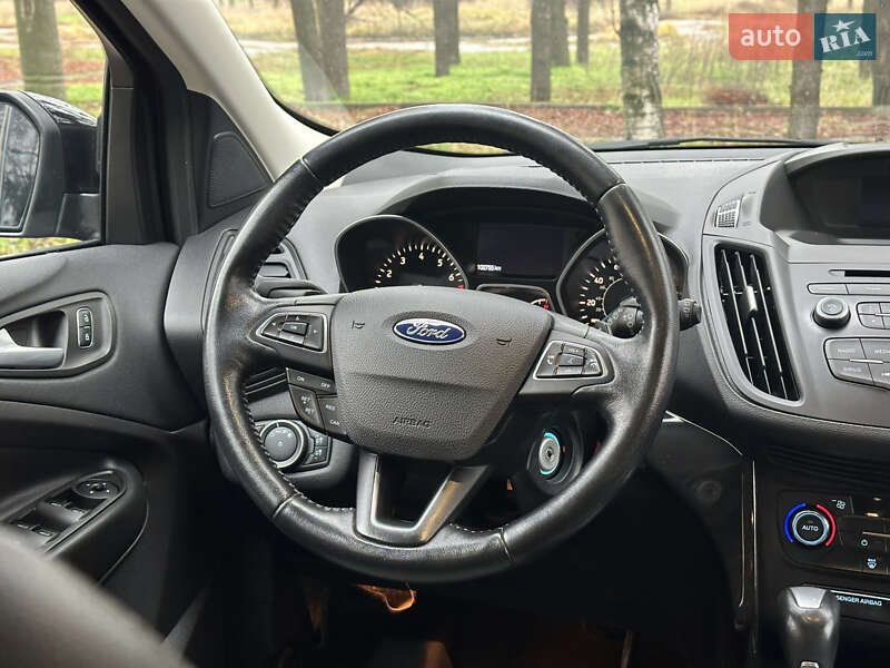 Внедорожник / Кроссовер Ford Escape 2017 в Киеве