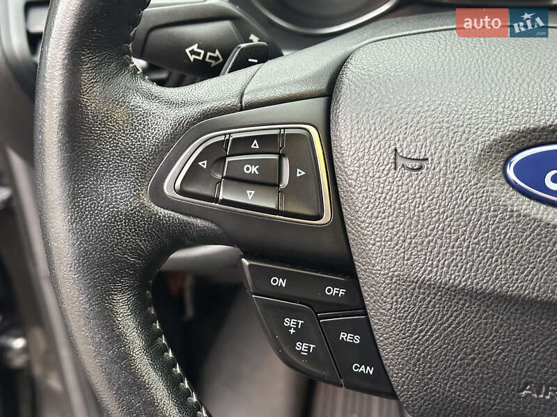 Внедорожник / Кроссовер Ford Escape 2017 в Киеве