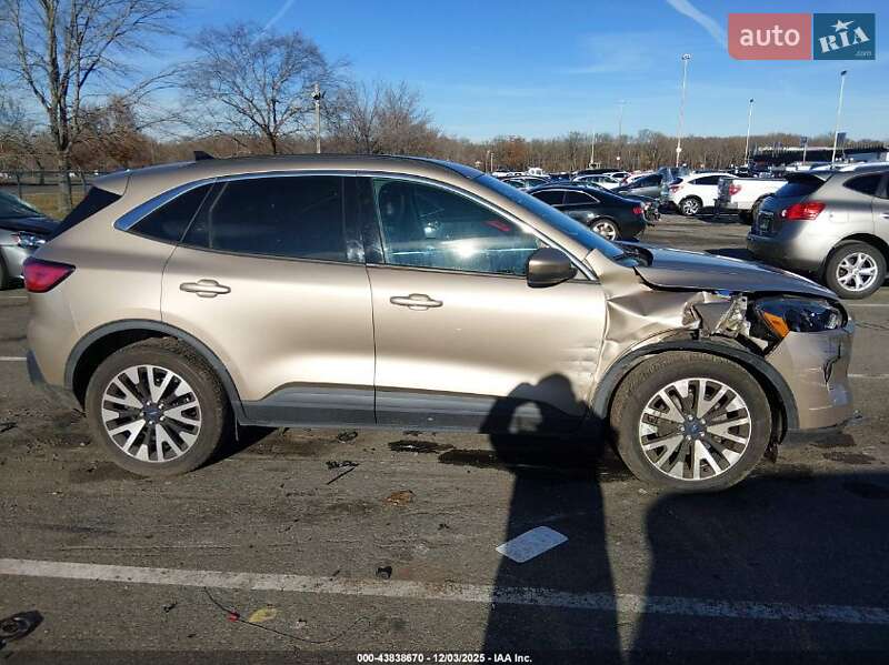 Внедорожник / Кроссовер Ford Escape 2020 в Киеве