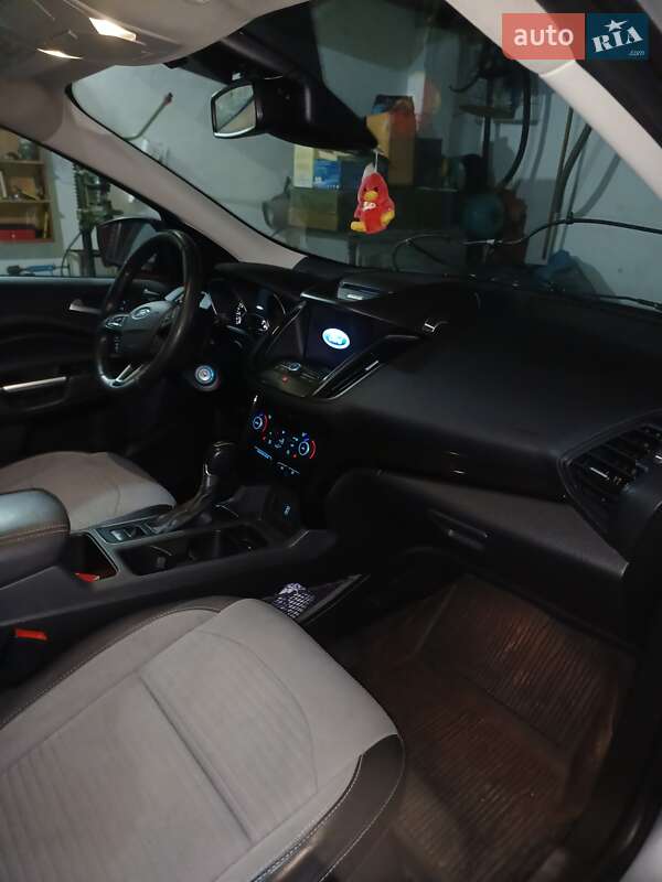 Внедорожник / Кроссовер Ford Escape 2017 в Бердичеве фото 11 Внедорожник / Кроссовер Ford Escape 2017 в Бердичеве