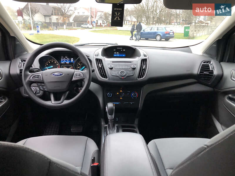 Позашляховик / Кросовер Ford Escape 2017 в Рівному