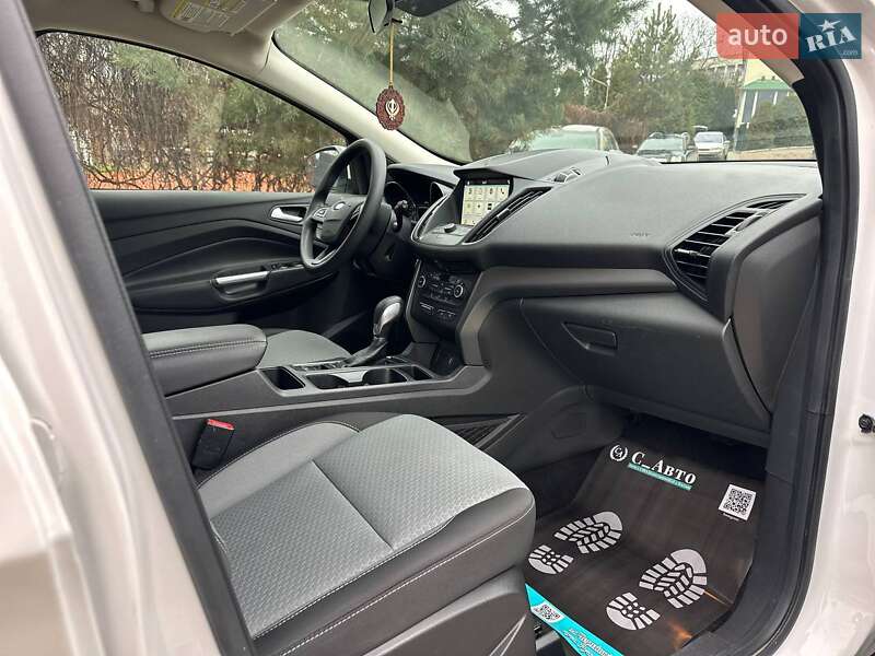 Внедорожник / Кроссовер Ford Escape 2019 в Черновцах