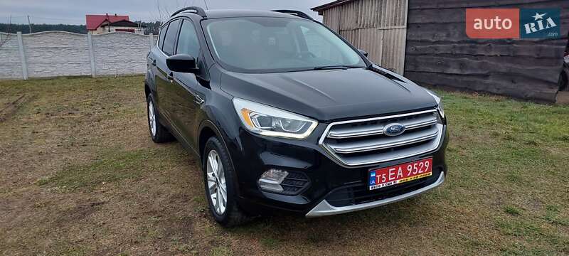 Внедорожник / Кроссовер Ford Escape 2017 в Дубно