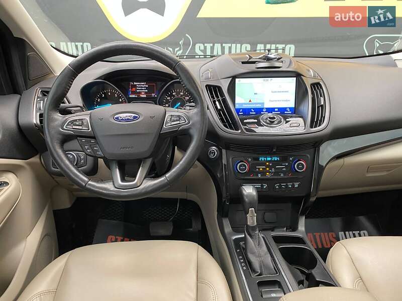 Внедорожник / Кроссовер Ford Escape 2017 в Хмельницком