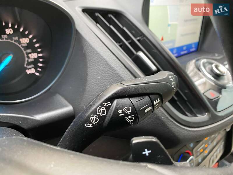 Внедорожник / Кроссовер Ford Escape 2017 в Хмельницком