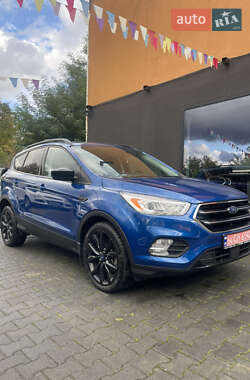 Внедорожник / Кроссовер Ford Escape 2017 в Черновцах