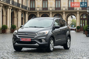 Внедорожник / Кроссовер Ford Escape 2017 в Львове