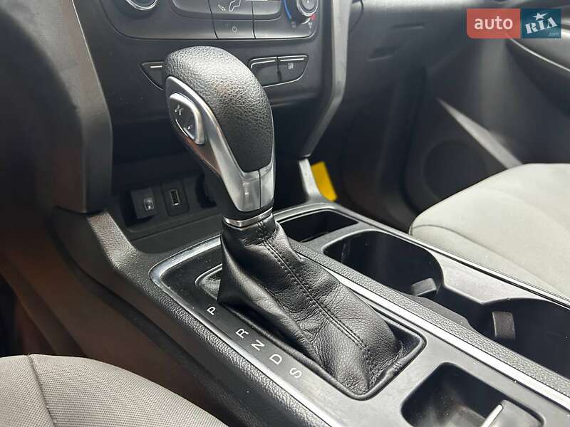 Позашляховик / Кросовер Ford Escape 2016 в Чернівцях