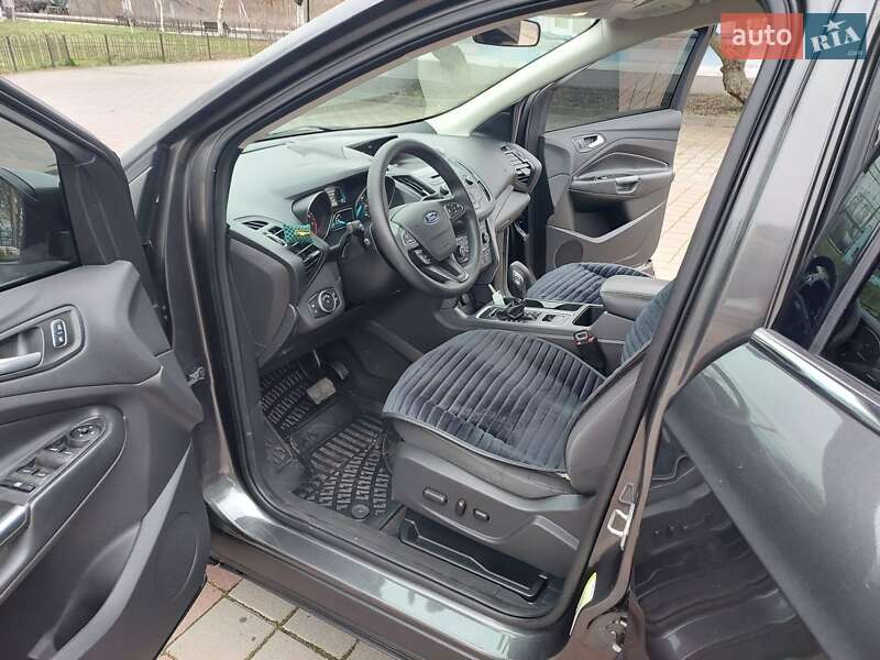 Внедорожник / Кроссовер Ford Escape 2017 в Карловке фото 8 Внедорожник / Кроссовер Ford Escape 2017 в Карловке