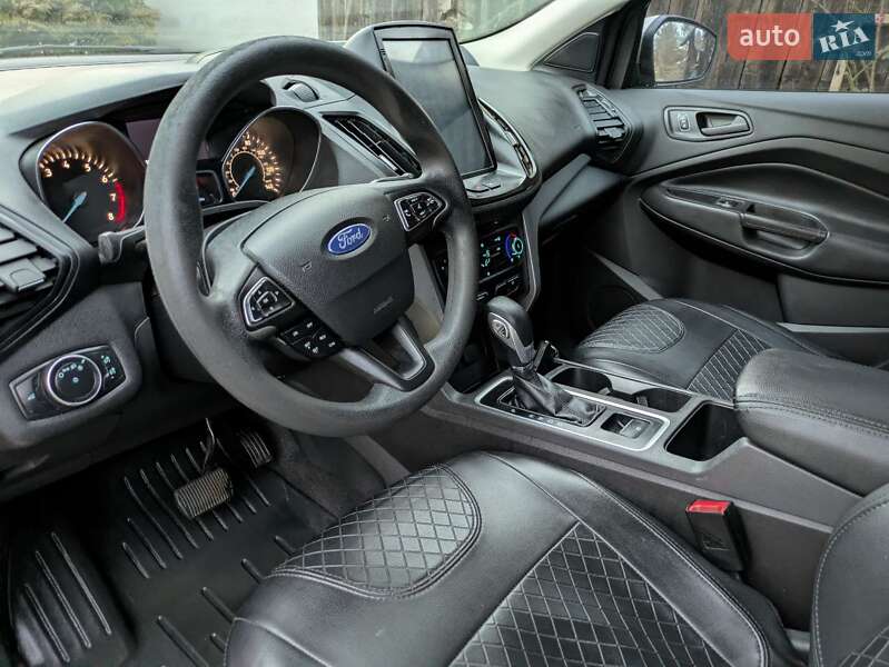Позашляховик / Кросовер Ford Escape 2017 в Львові