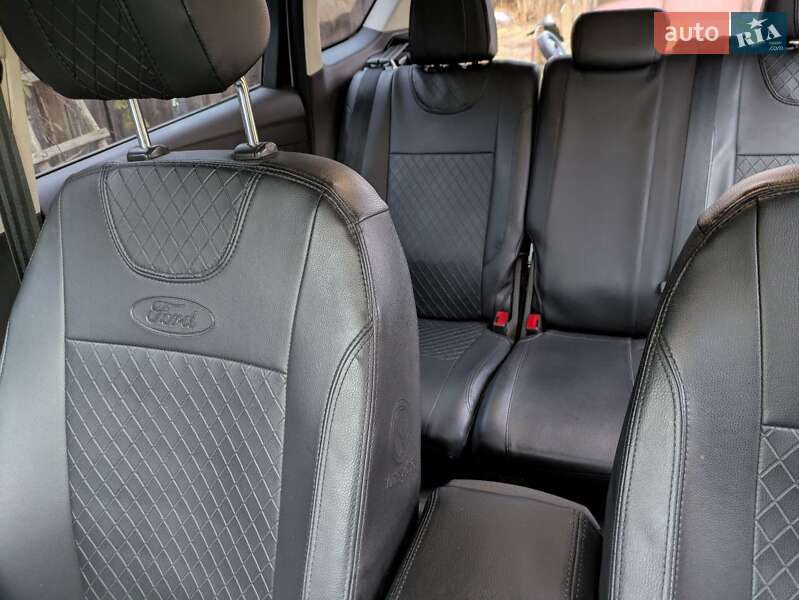 Позашляховик / Кросовер Ford Escape 2017 в Львові