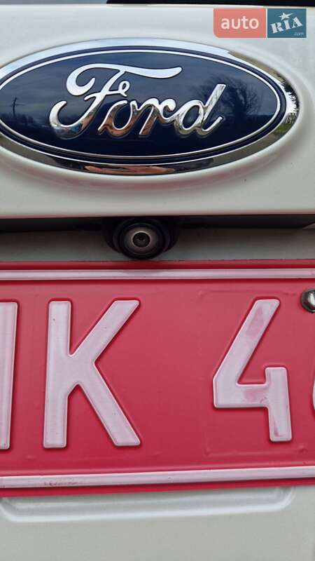 Внедорожник / Кроссовер Ford Escape 2017 в Николаеве