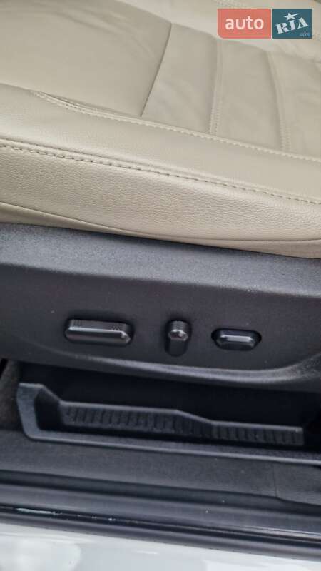 Внедорожник / Кроссовер Ford Escape 2017 в Николаеве