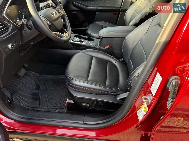 Внедорожник / Кроссовер Ford Escape 2020 в Киеве