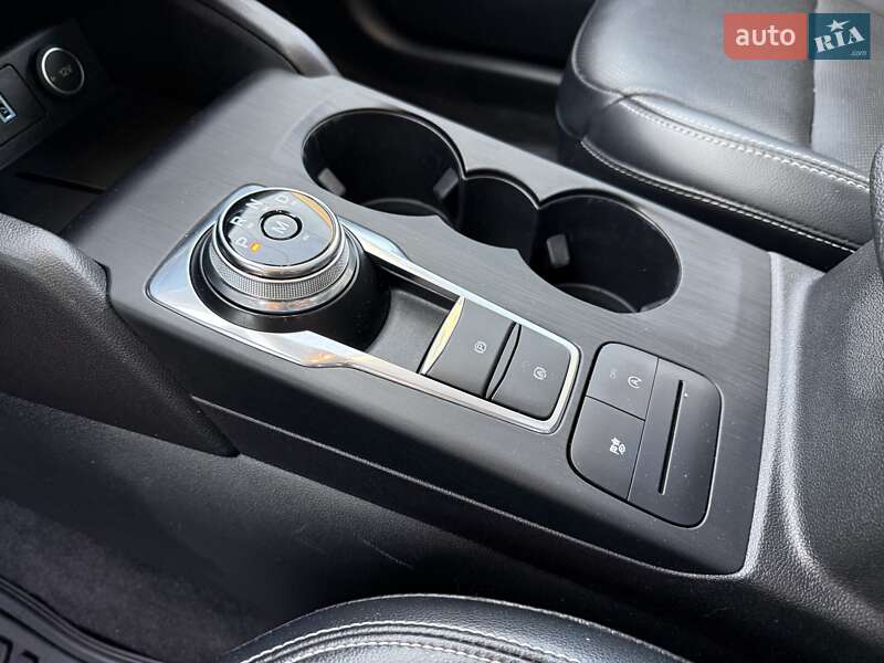 Внедорожник / Кроссовер Ford Escape 2020 в Киеве