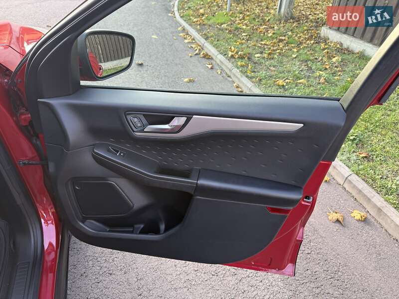 Внедорожник / Кроссовер Ford Escape 2020 в Киеве