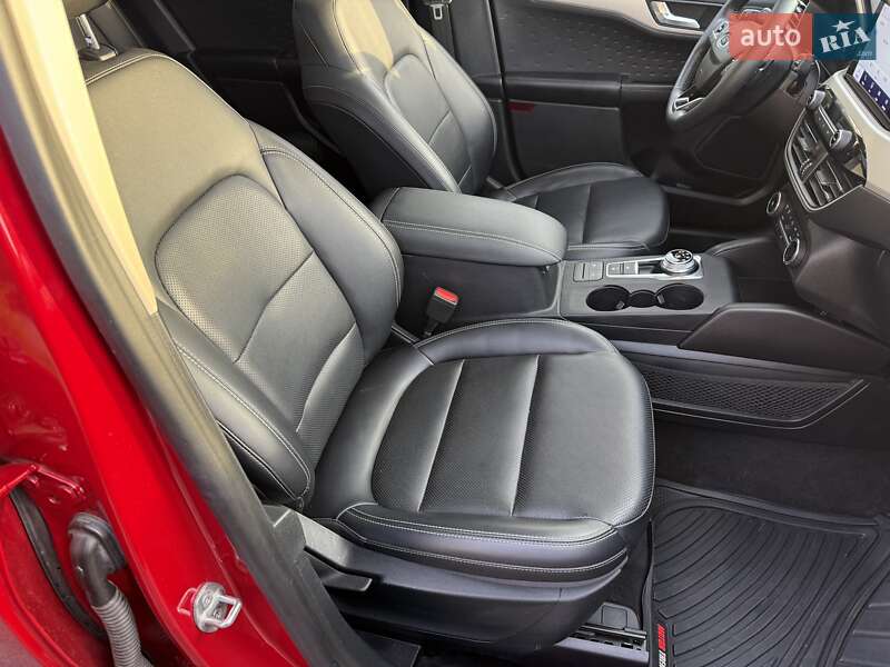 Внедорожник / Кроссовер Ford Escape 2020 в Киеве