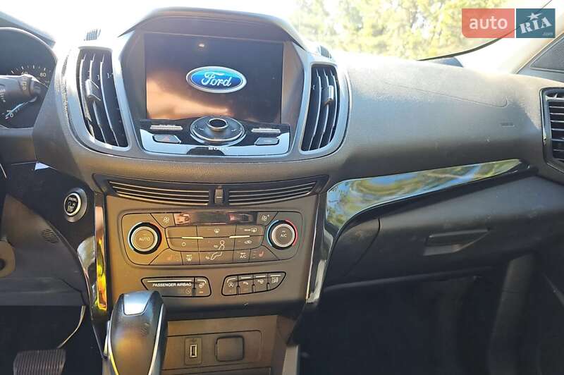 Внедорожник / Кроссовер Ford Escape 2018 в Ровно