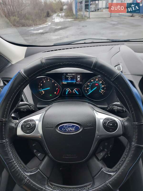 Внедорожник / Кроссовер Ford Escape 2014 в Горишних Плавнях