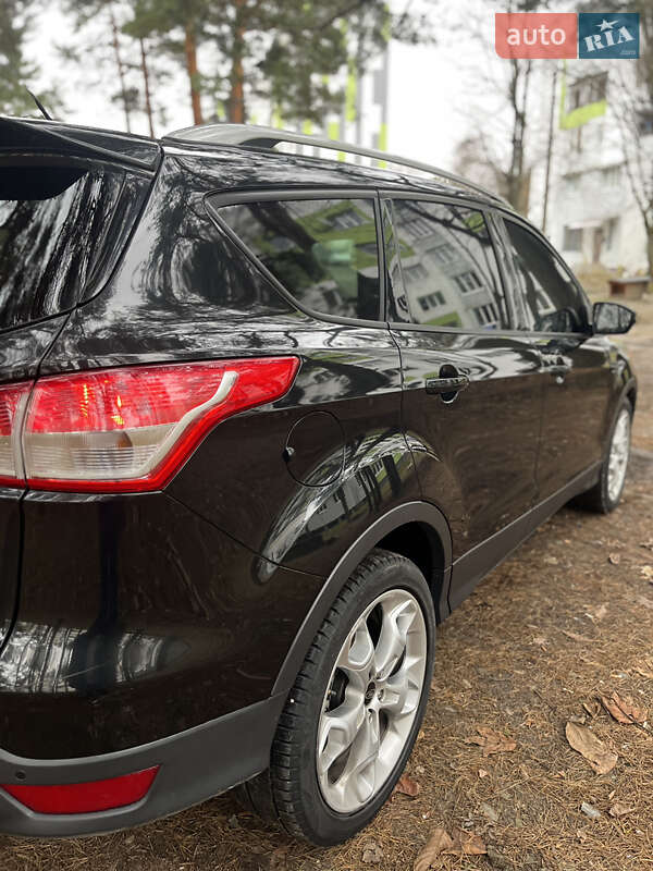 Внедорожник / Кроссовер Ford Escape 2014 в Новояворовске