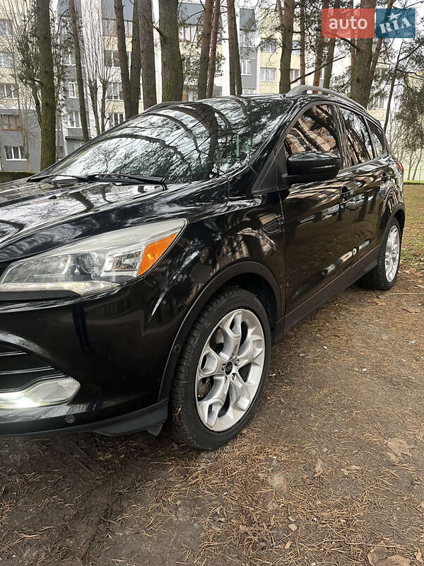 Внедорожник / Кроссовер Ford Escape 2014 в Новояворовске