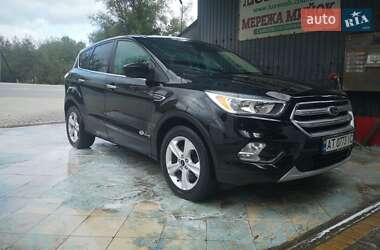 Внедорожник / Кроссовер Ford Escape 2016 в Коломые