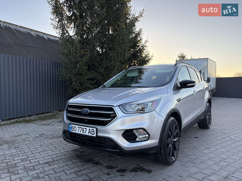Внедорожник / Кроссовер Ford Escape 2016 в Тернополе