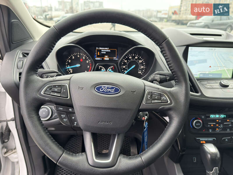 Позашляховик / Кросовер Ford Escape 2017 в Києві
